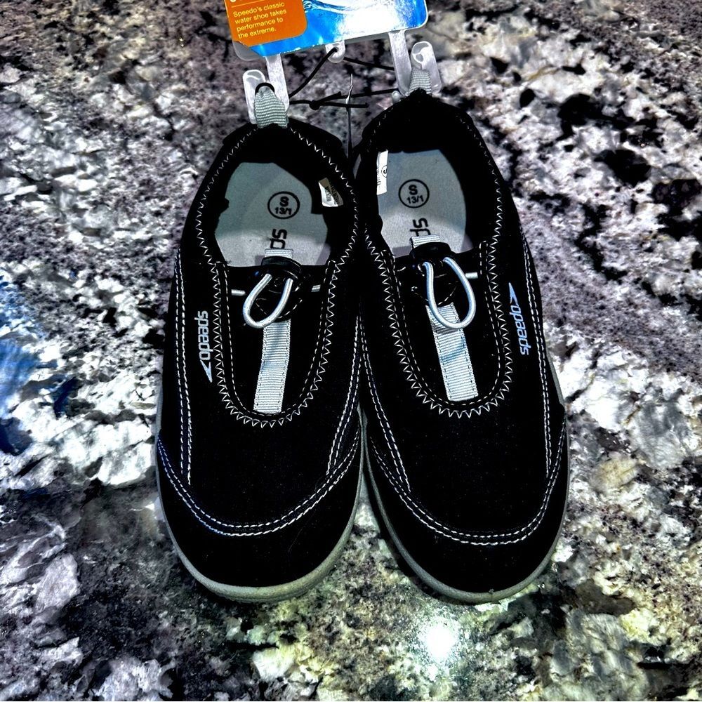 NWT Speedo Water Shoes